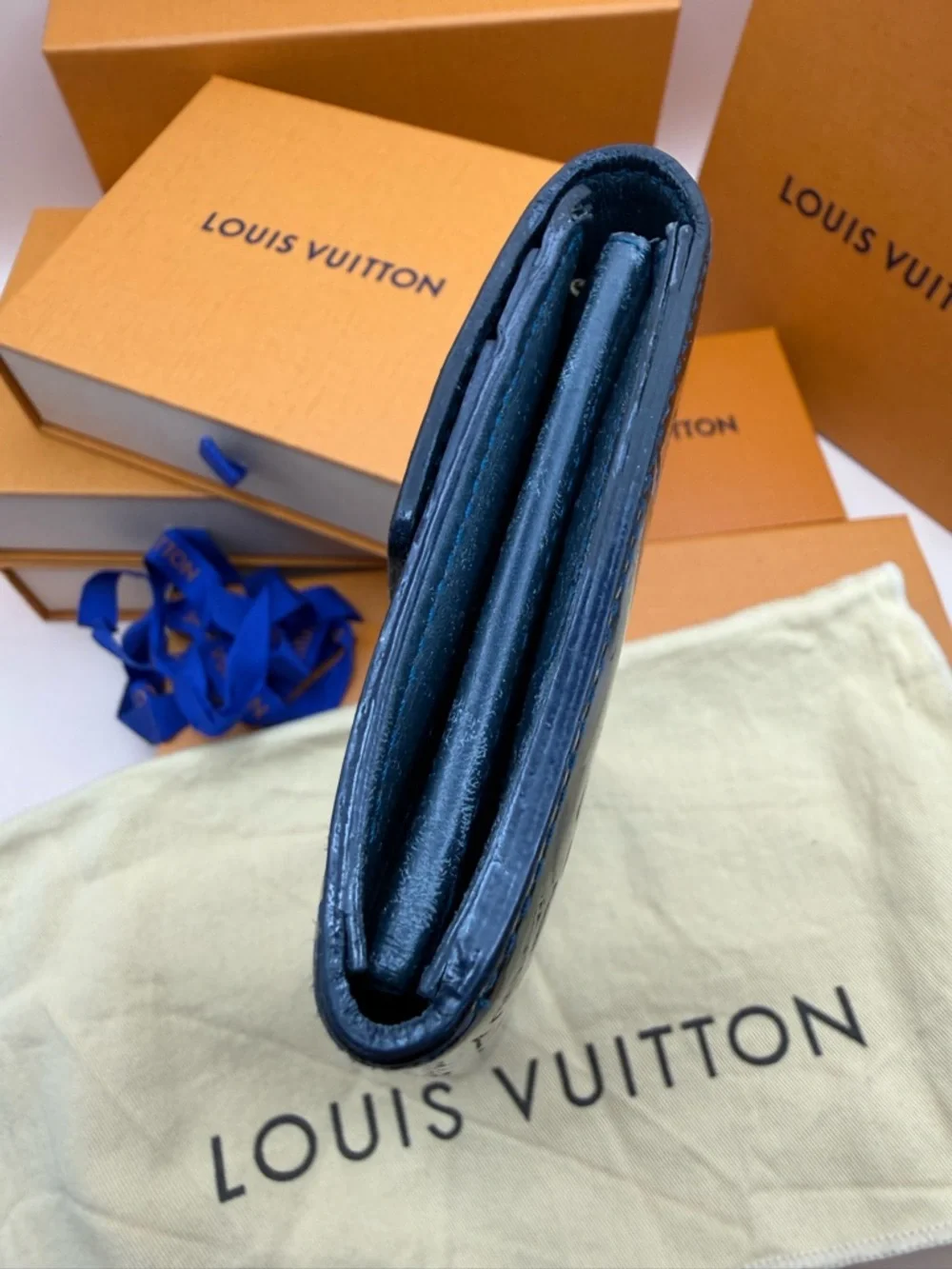 Louis Vuitton Dark Green Vernis Monogram Continental Wallet - Picture 10 of 14
